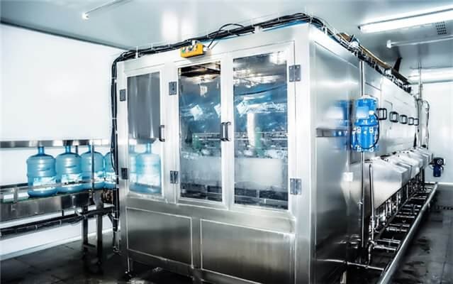 Bottled-Water-Cleanroom-311c-Compressed